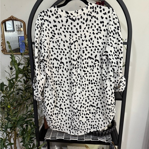 JODIFL Black and White Buttoned 3/4 Sleeve Blouse size small - Picture 5 of 7